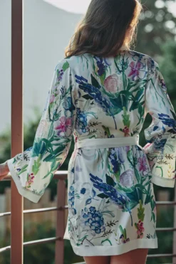Marjolaine - Violette Seiden Kimono - Mehrfarbig